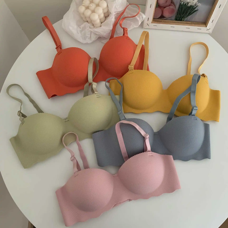 Trending Now! Korea's #1 Comfortable Breathable Seamless Bra (BUY 1 TAKE 1)