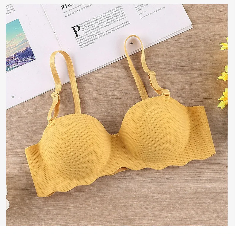 Trending Now! Korea's #1 Comfortable Breathable Seamless Bra (BUY 1 TAKE 1)